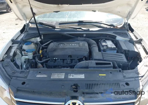 2015 Volkswagen Passat 1.8T Wolfsburg Edition z USA, uszkodzony, nr VIN 1VWAT7A31FC033803